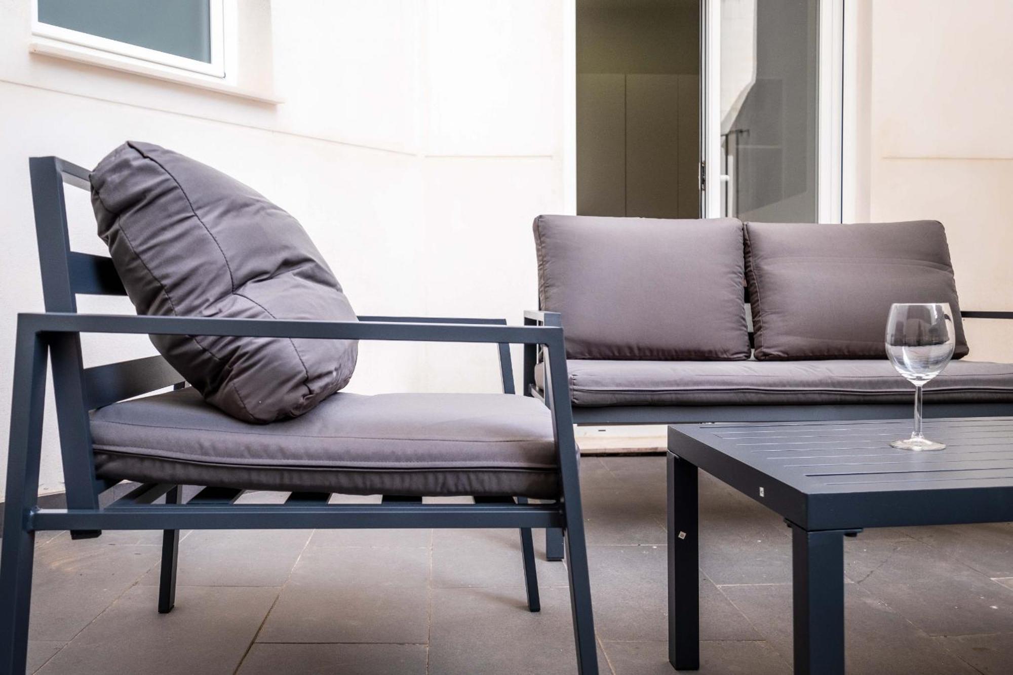 Beautiful With Private Terrace Apartment *